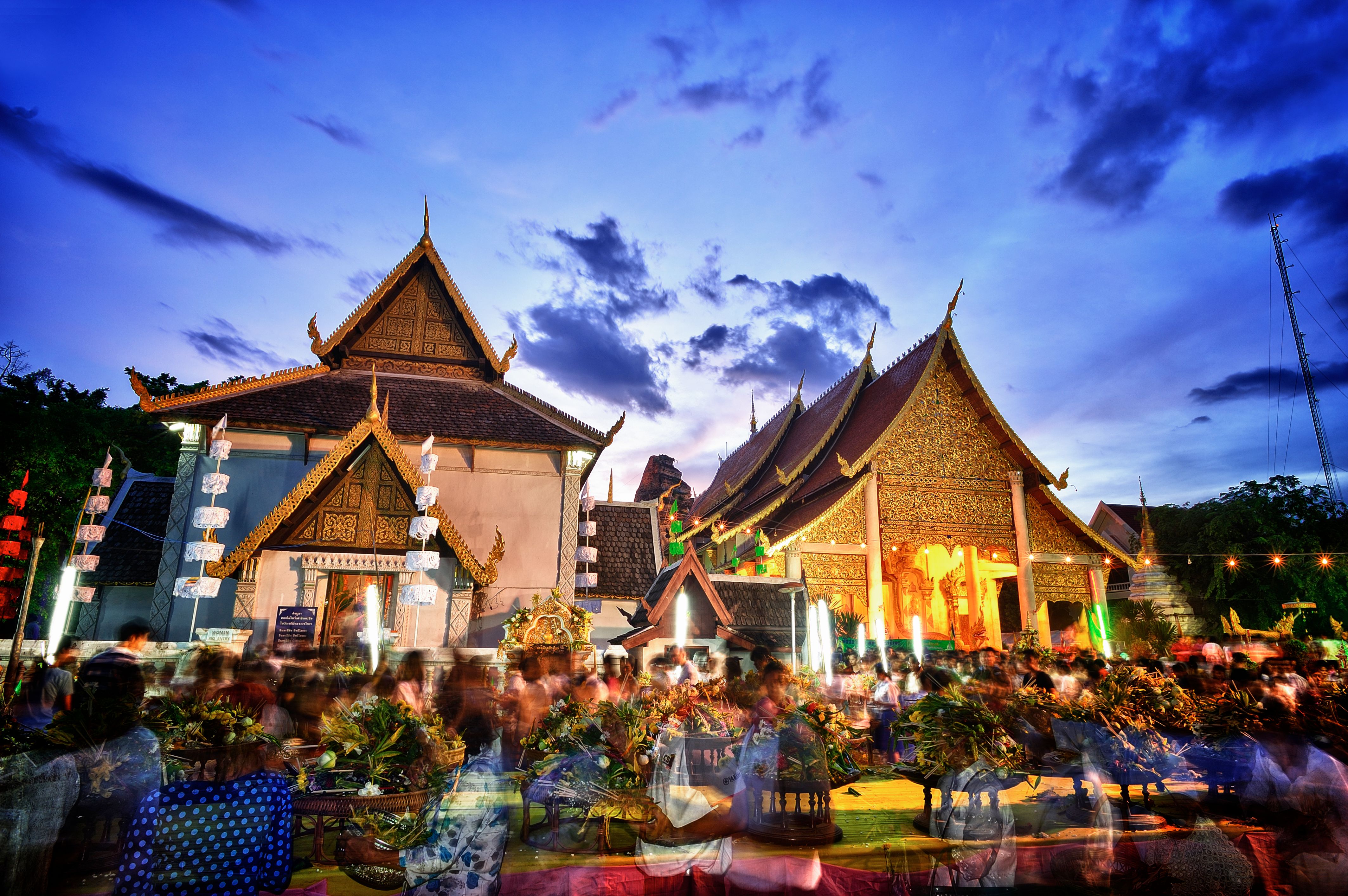 cheap things to do in Thailand - temples